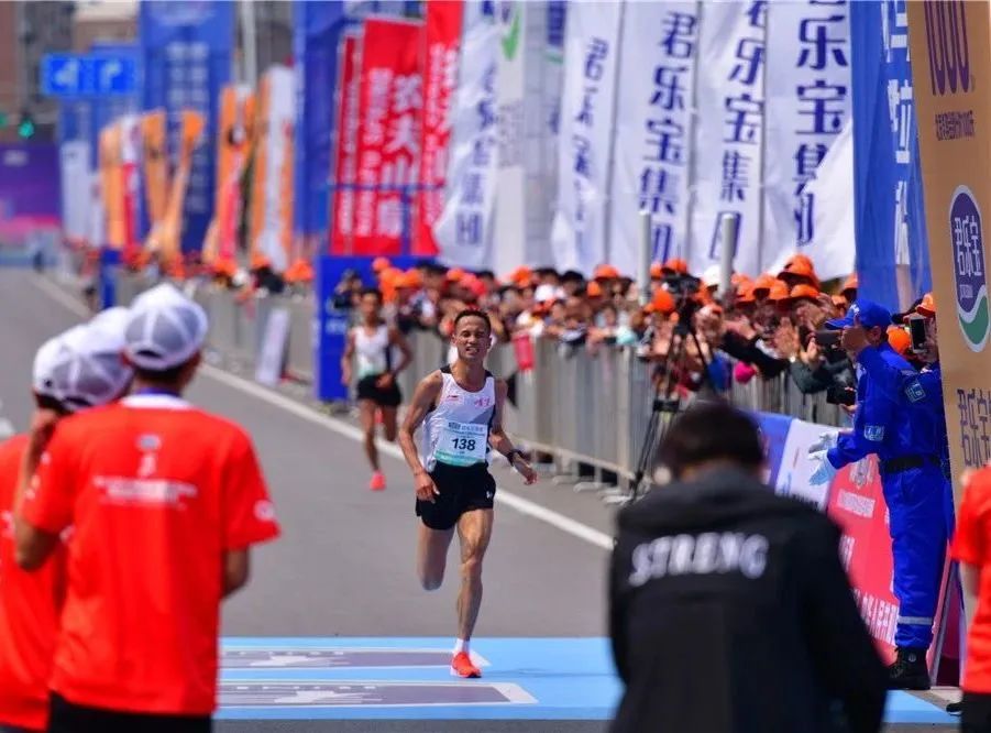 激情马拉松奔跑新时代,奔跑马拉松活动