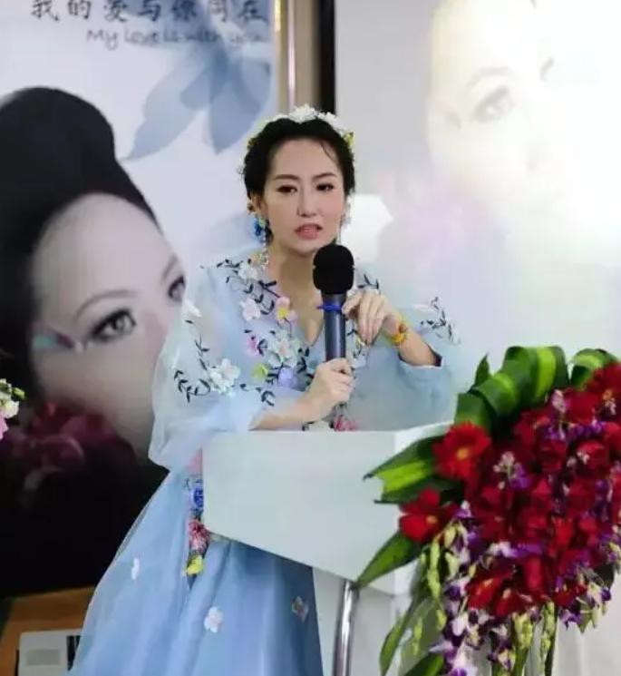 35岁患癌为自己开追悼会,生命缘患癌女孩开生前追悼会