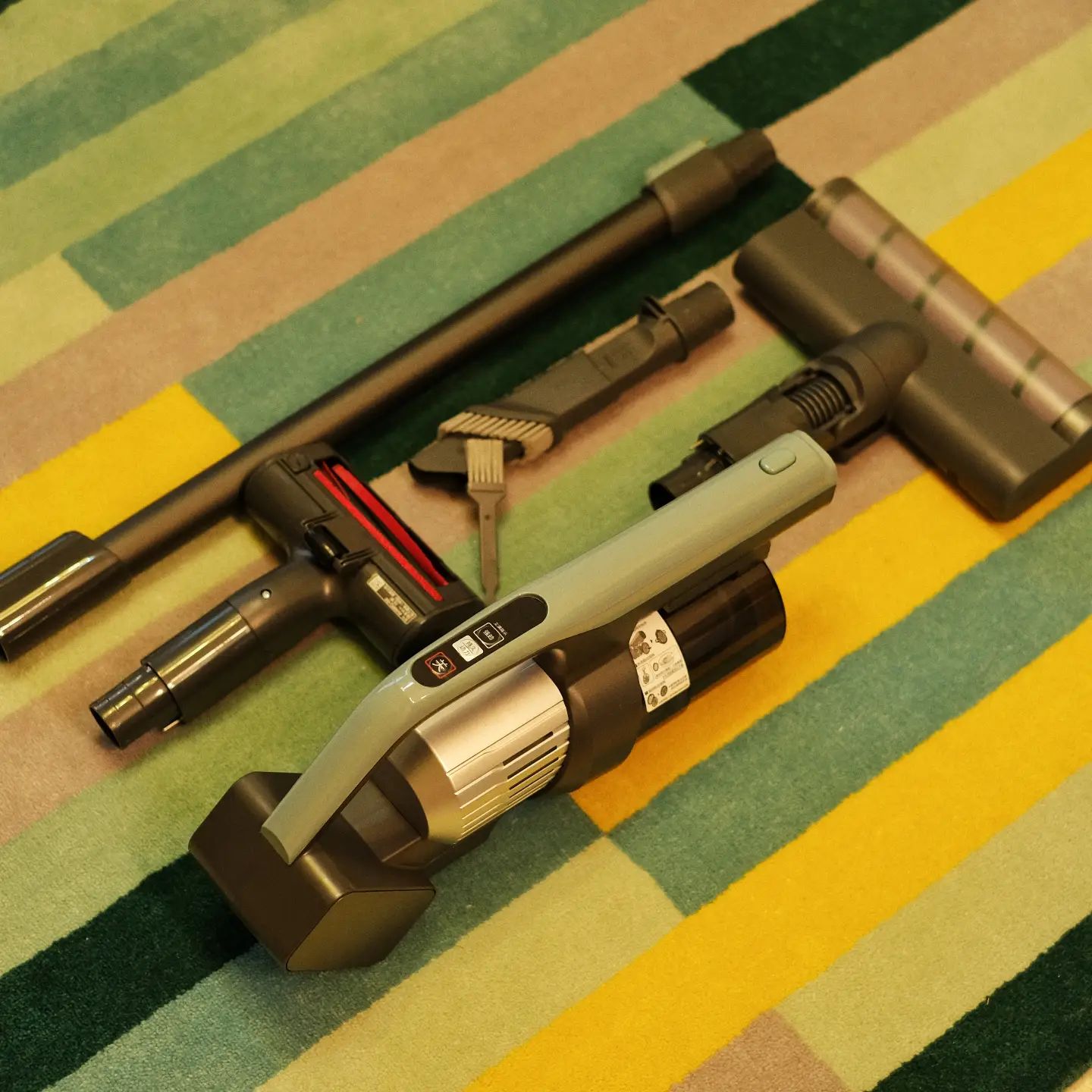 戴森吸尘器国内版和国际版哪个好,吸尘器小狗的好还是戴森的好