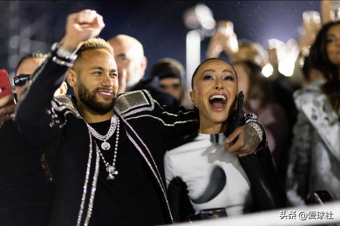 内马尔曼联消息,巴西公布名单各球星反应