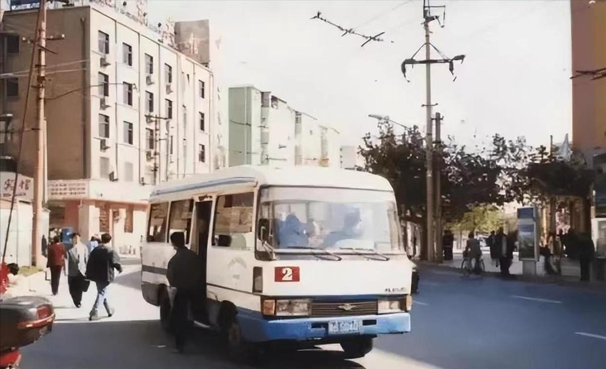 江苏“716”抢劫轮奸案，40名乘客无一反抗，两名女性惨遭8人性侵