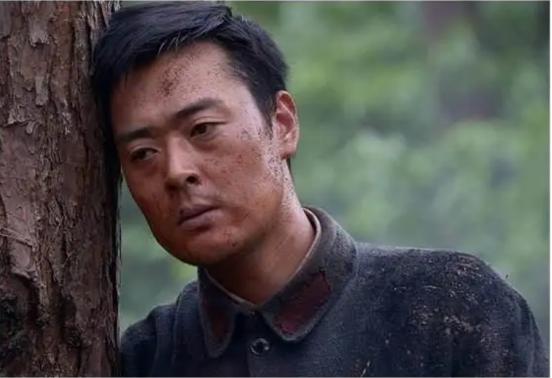 张桐家庭背景故事,张桐从龙套到影帝