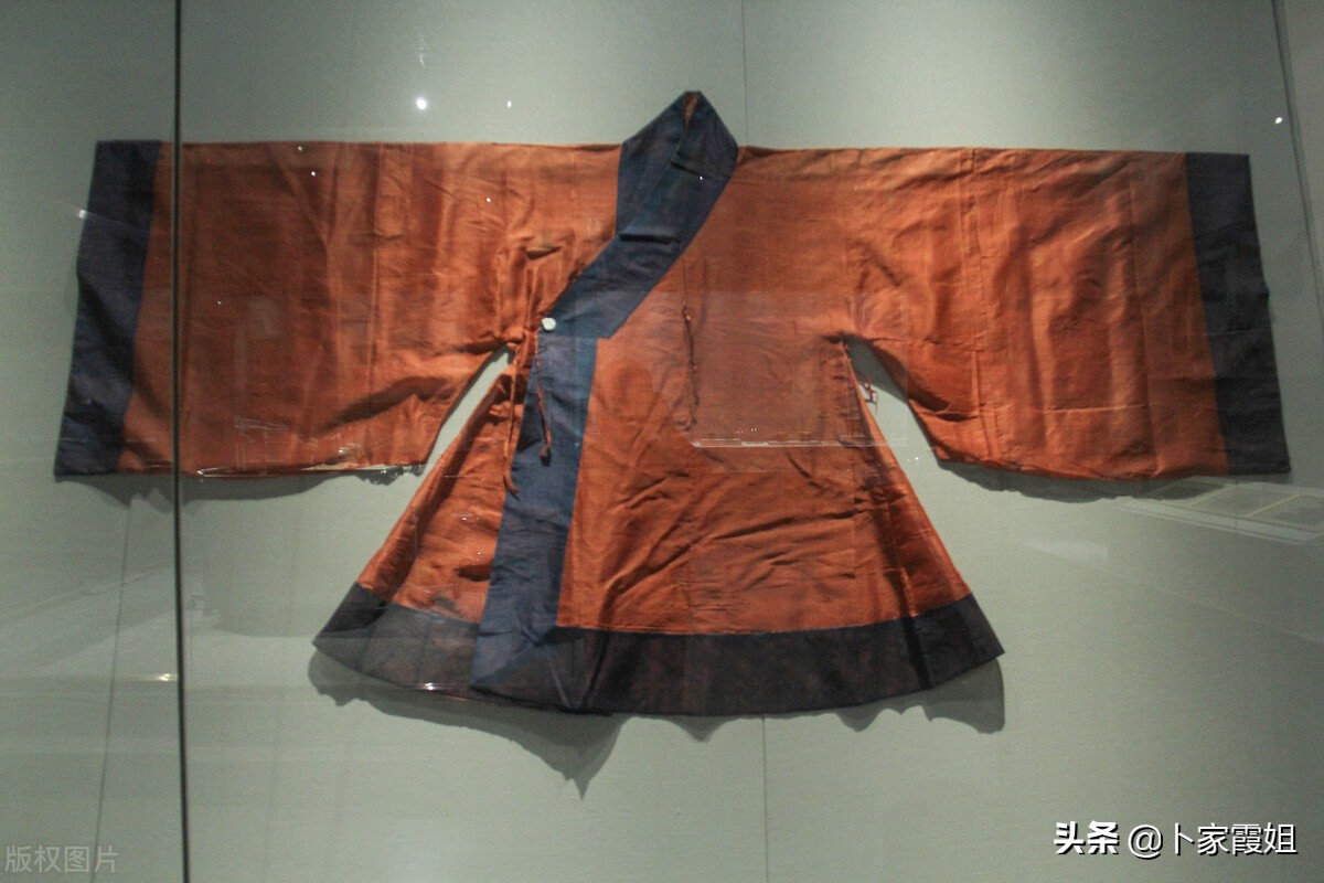 中国历史上的服饰搭配图,中国历史服饰简单介绍一下