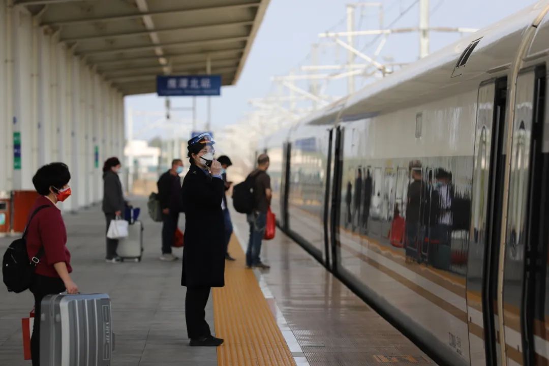 火车到站后必须多久出站,火车到站了过2小时出站行吗