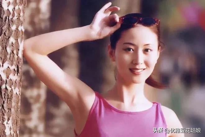 “人体模特”汤加丽:被父亲嫌弃,和丈夫离婚,46岁至今未婚