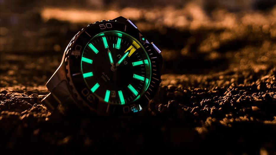 夜光是什么材料原理,夜光是怎么形成的