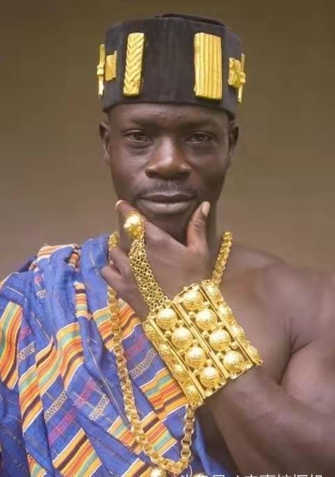 两年前河南小伙意外当非洲酋长，封地百亩老婆随便娶，如今已回国