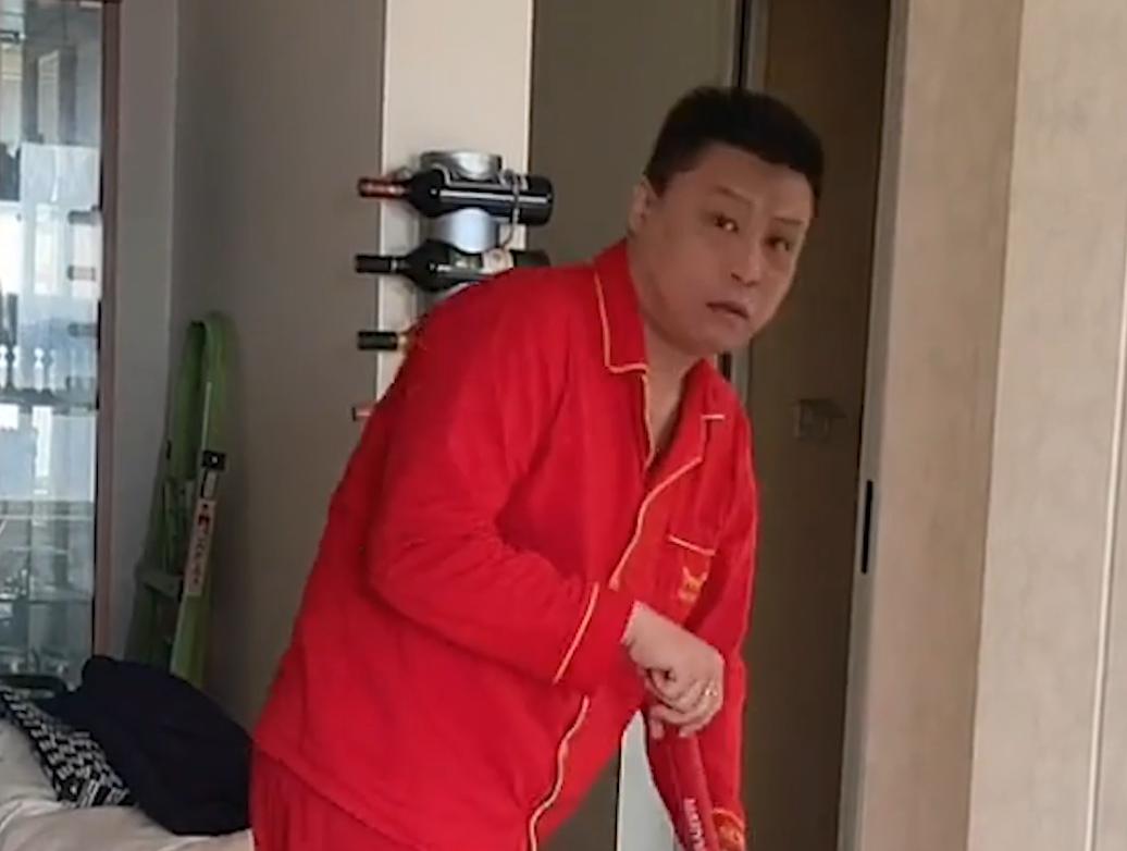 男德天花板明明，全网“反恐婚第一人”，疼媳妇是作秀还是真爱？