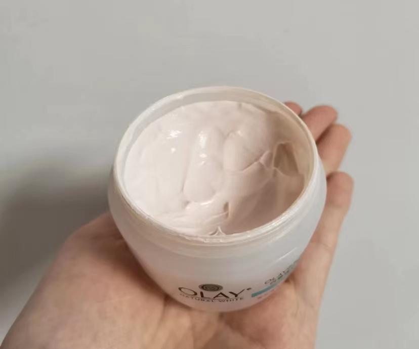 50岁左右女人用什么样的面霜最好,50岁女人用什么面霜好