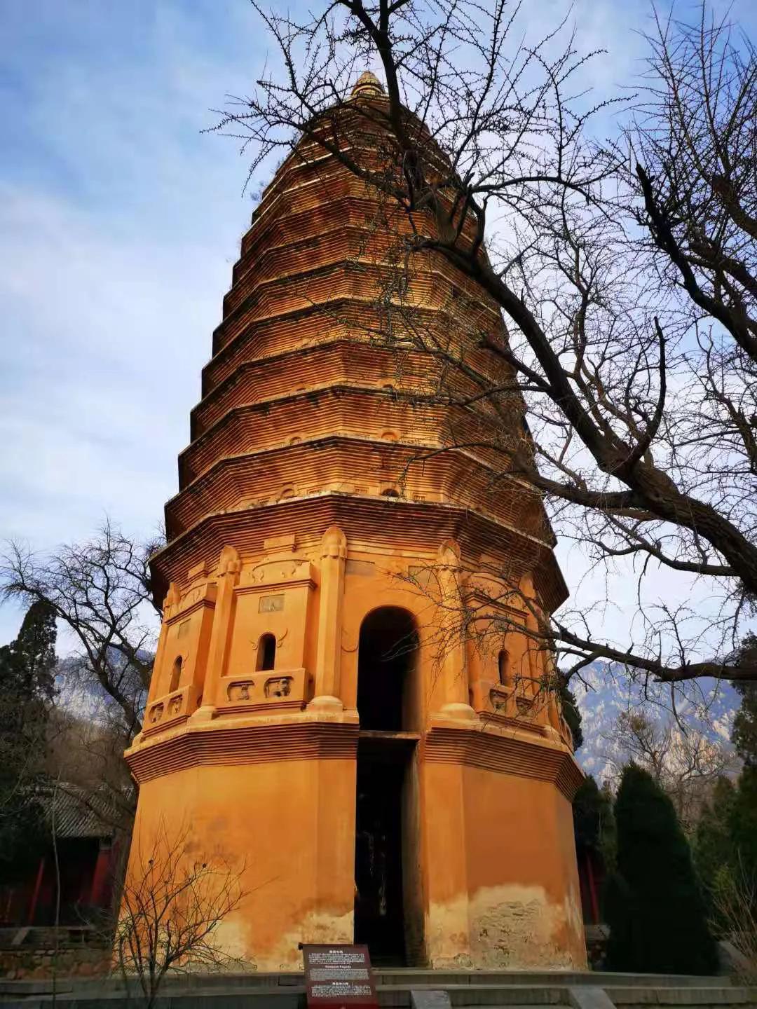 天地之中少林寺,中岳嵩山两个山哪个更好