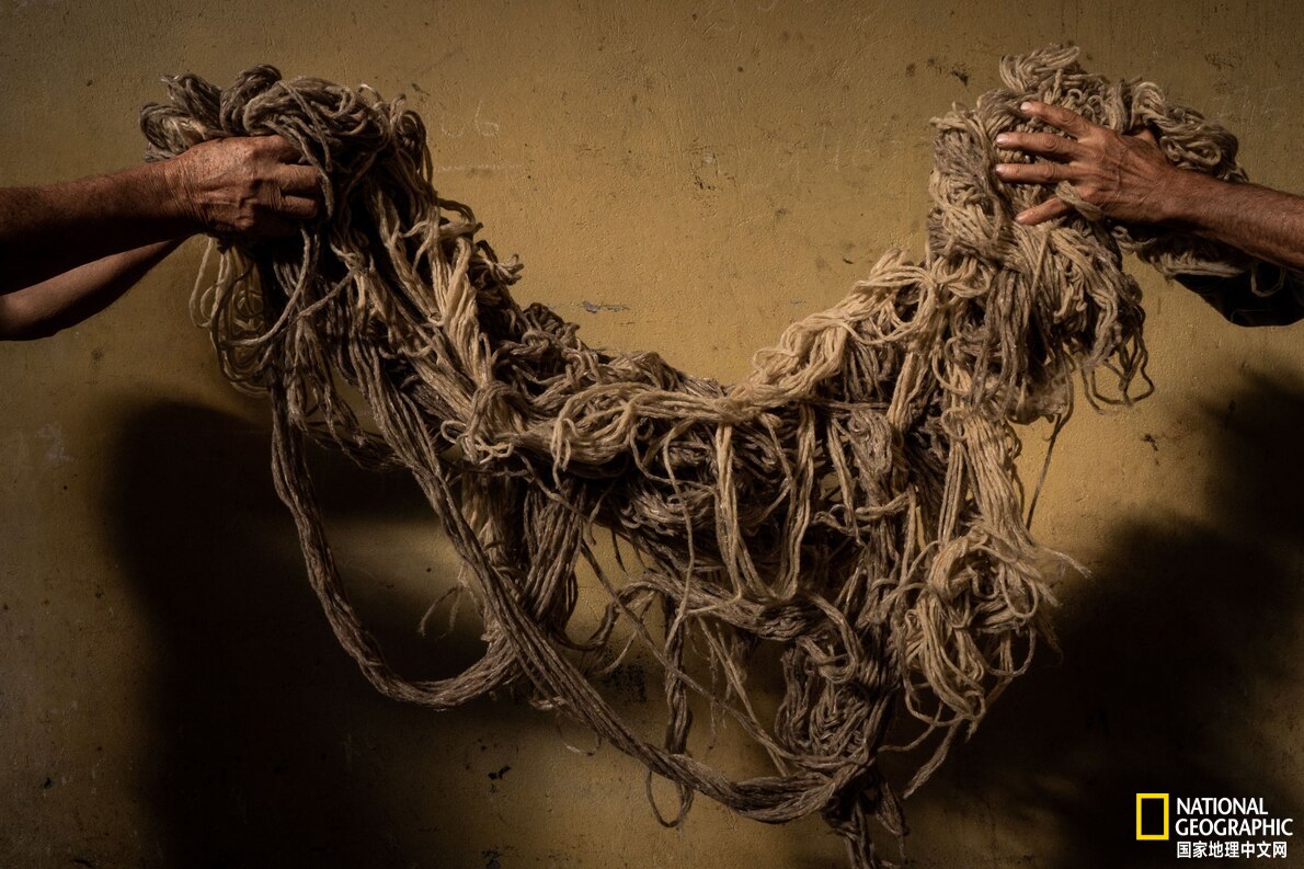 沙漠成了快时尚服饰最后的安息地