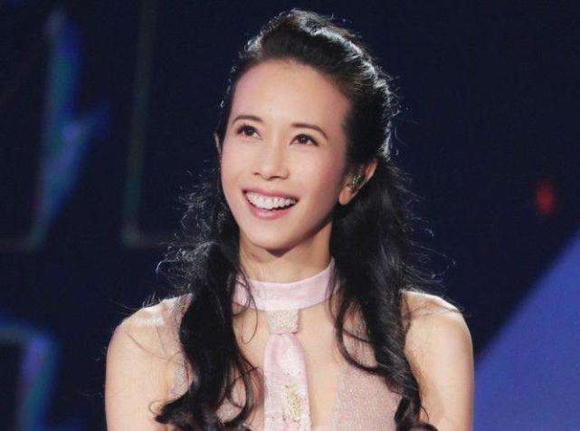 港台女星莫文蔚,朱茵莫文蔚分手了吗