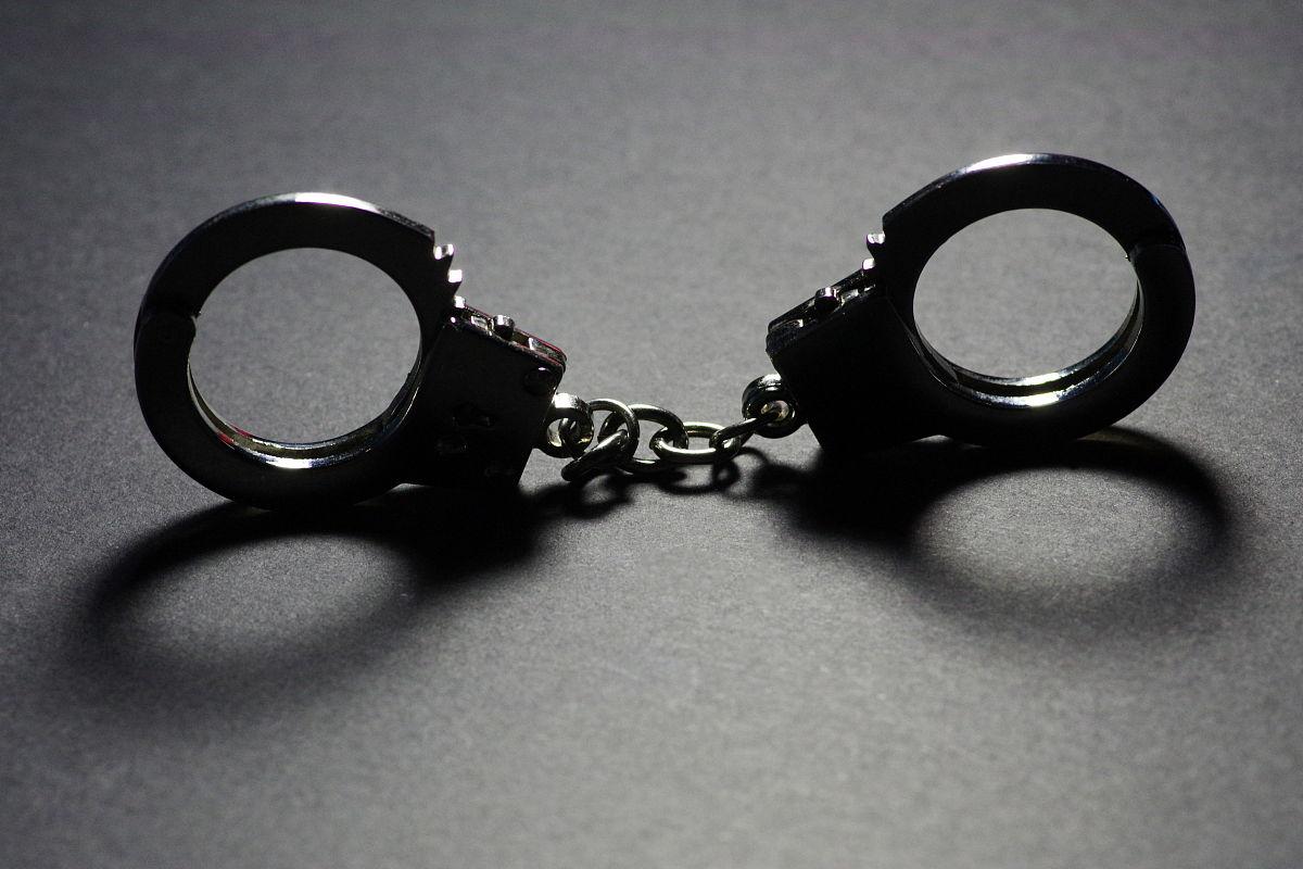 被执行人欠别人钱也欠我的怎么办,被执行人使用别人微信和银行卡