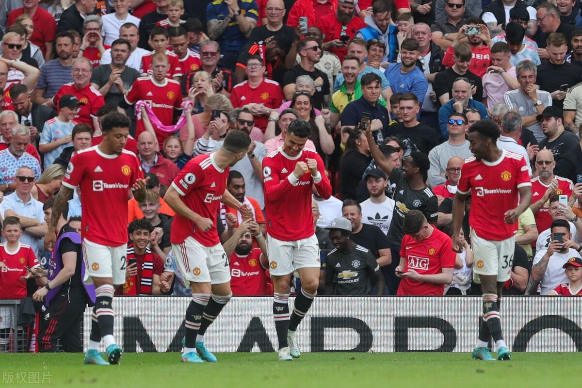 c罗帽子戏法送伊布回家,c罗跟梅西谁帽子戏法多