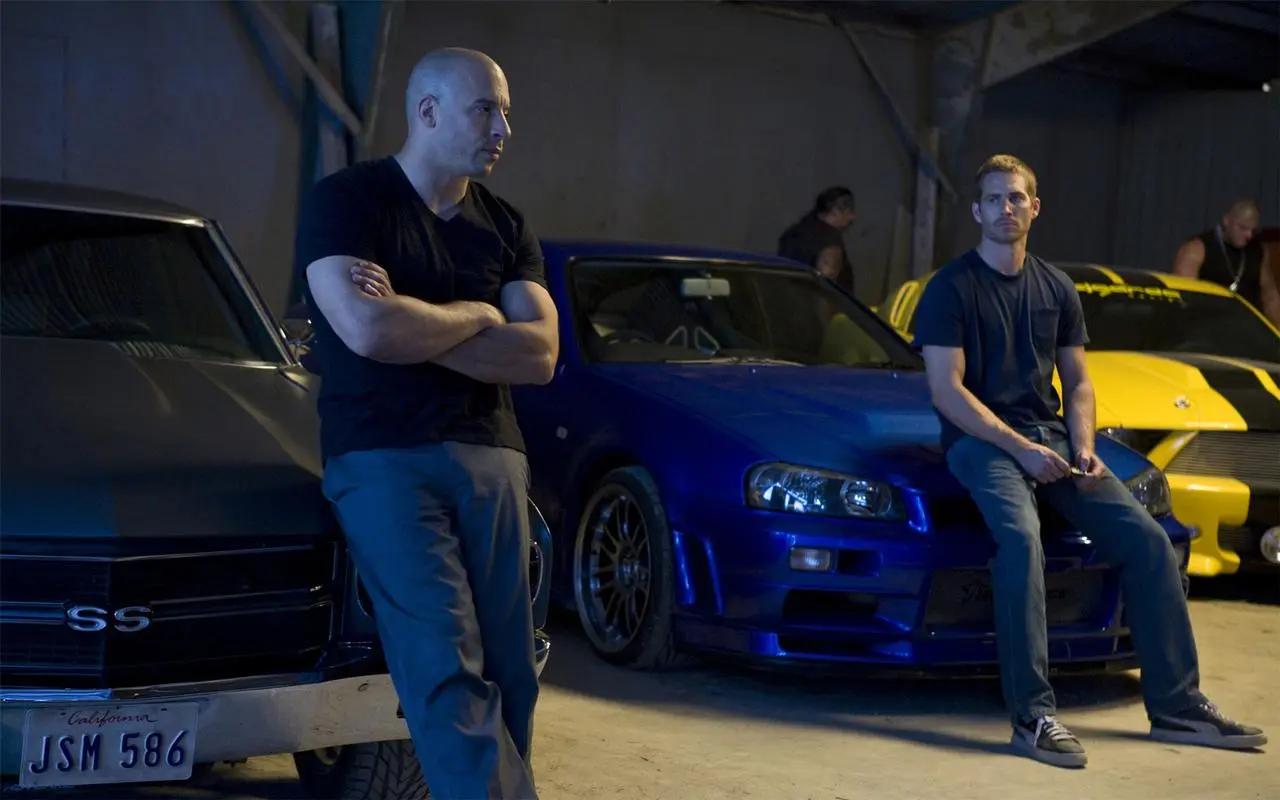 速度与激情赛车托雷特的片段,速度与激情8古巴赛车片段