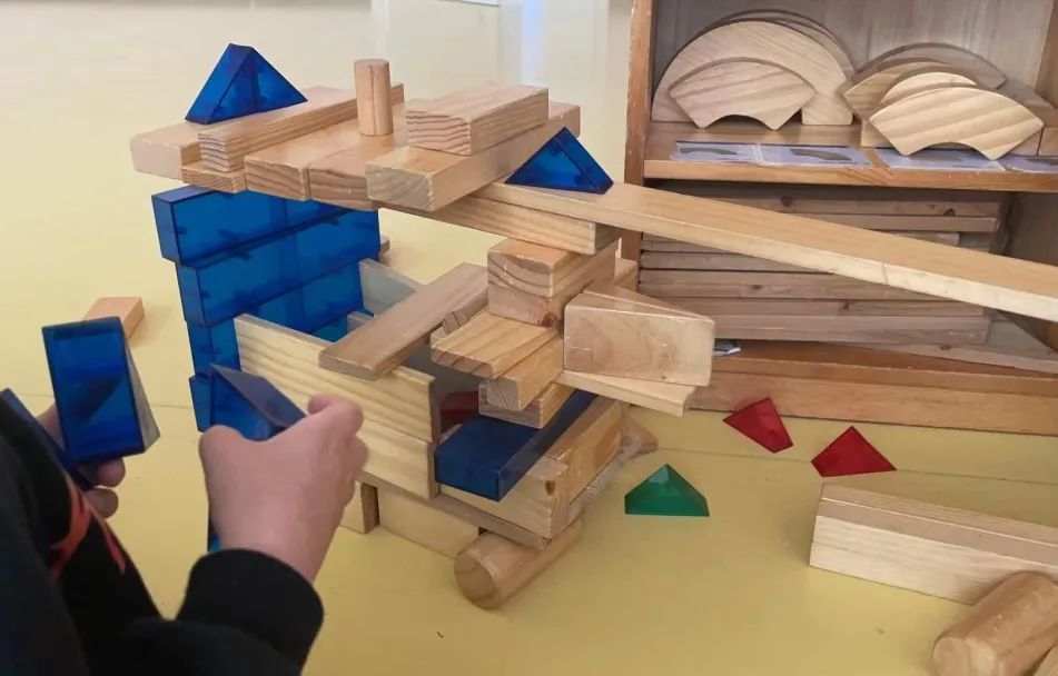 【垣曲县滨都幼儿园】滨都萌娃走进*防队消**致敬最美“火焰蓝”