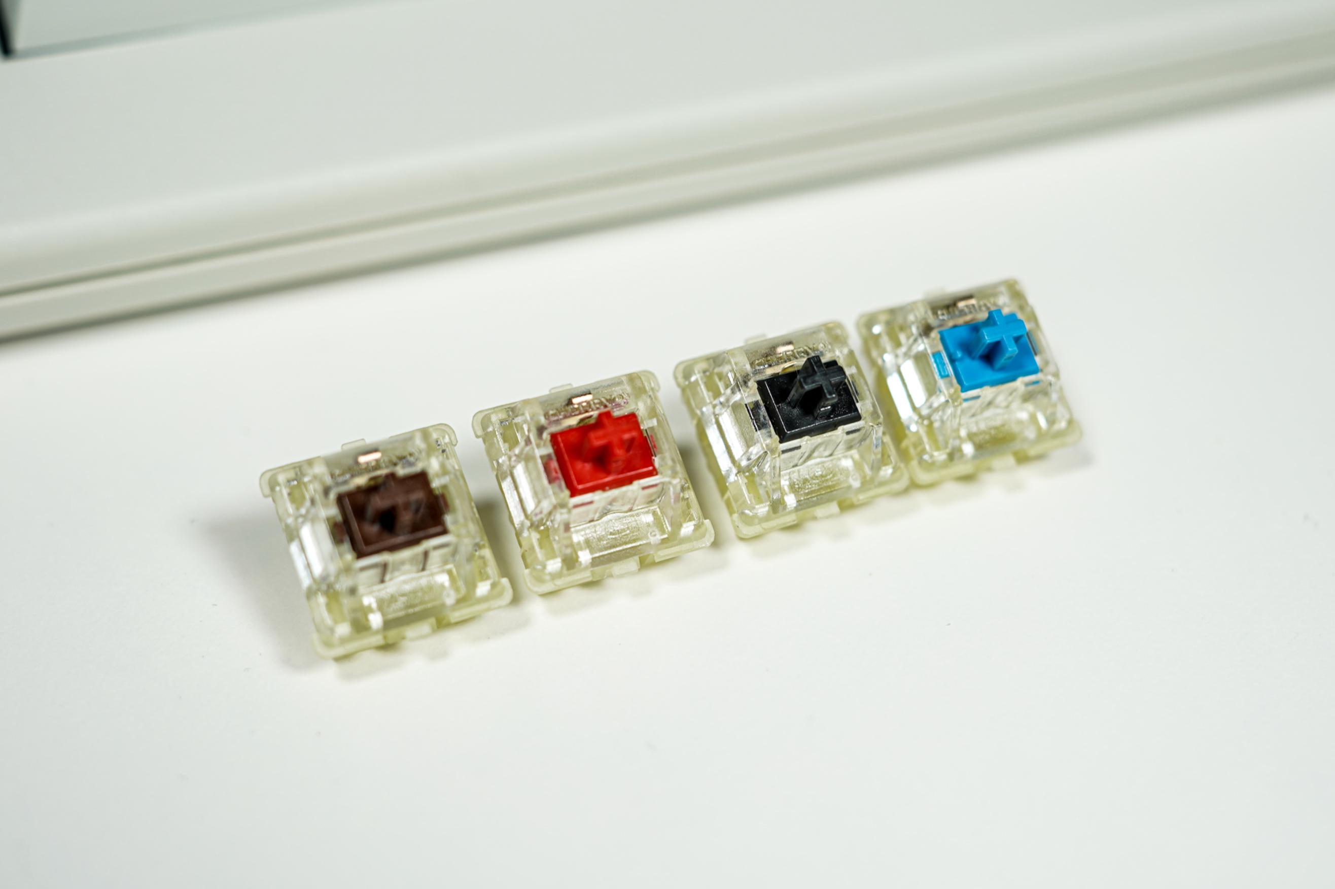 cherry轴入门机械键盘推荐,cherry键盘银轴和茶轴对比