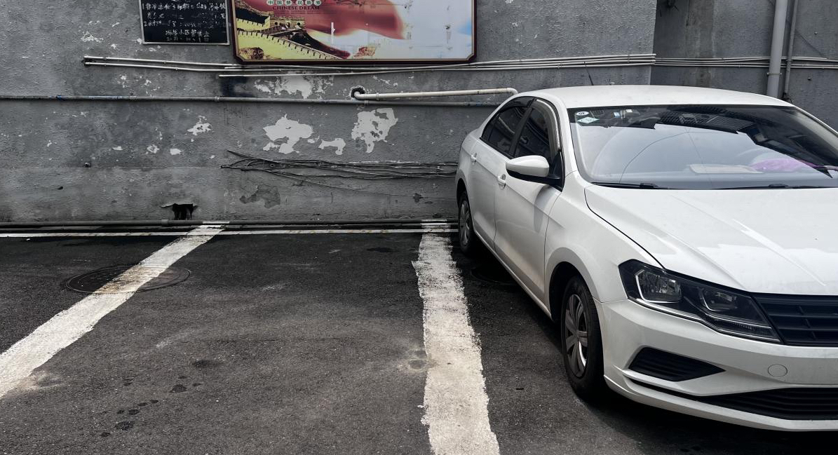 外来车辆临时停在小区内被划怎么办？