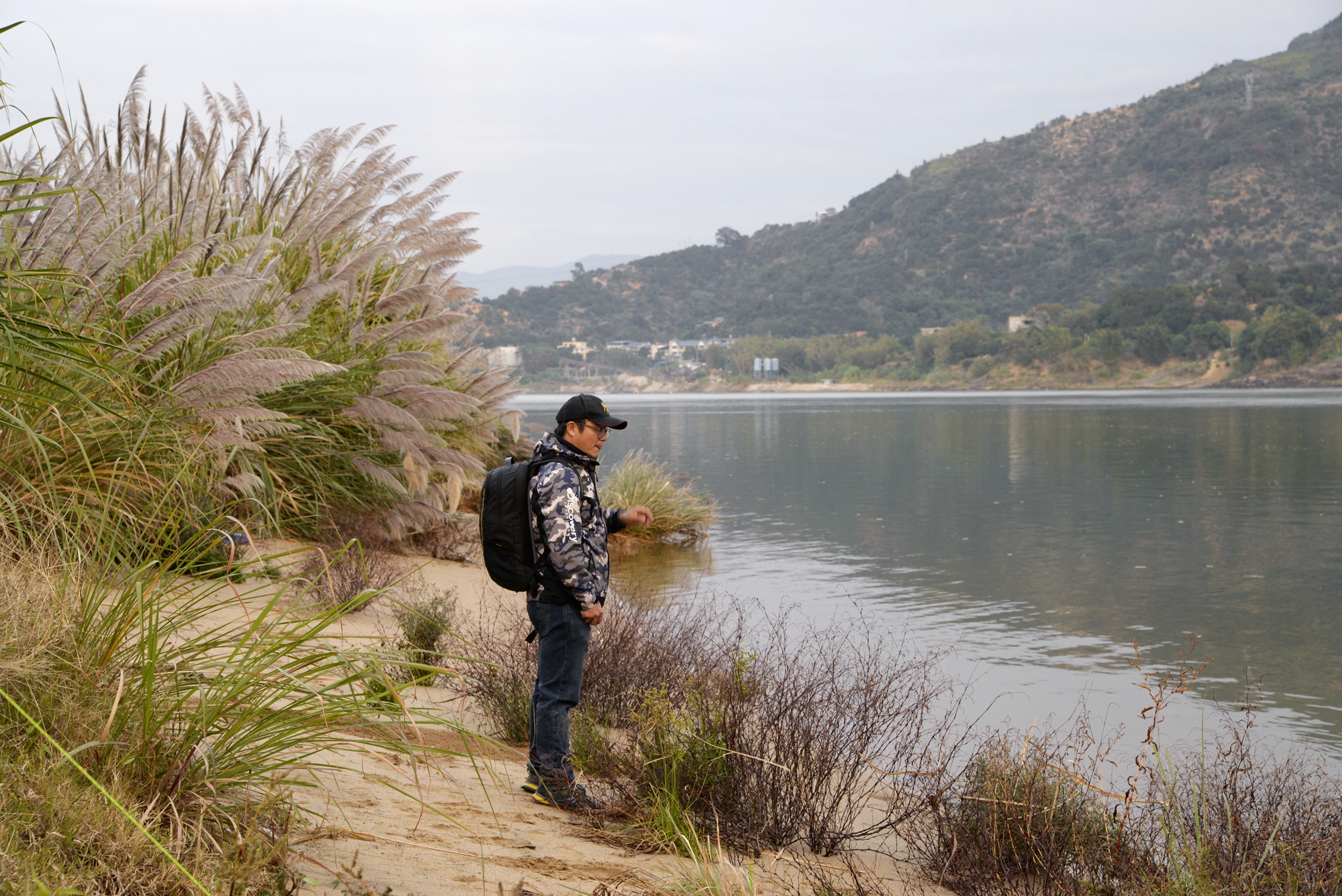 商务风格双肩电脑包,高端商务电脑背包
