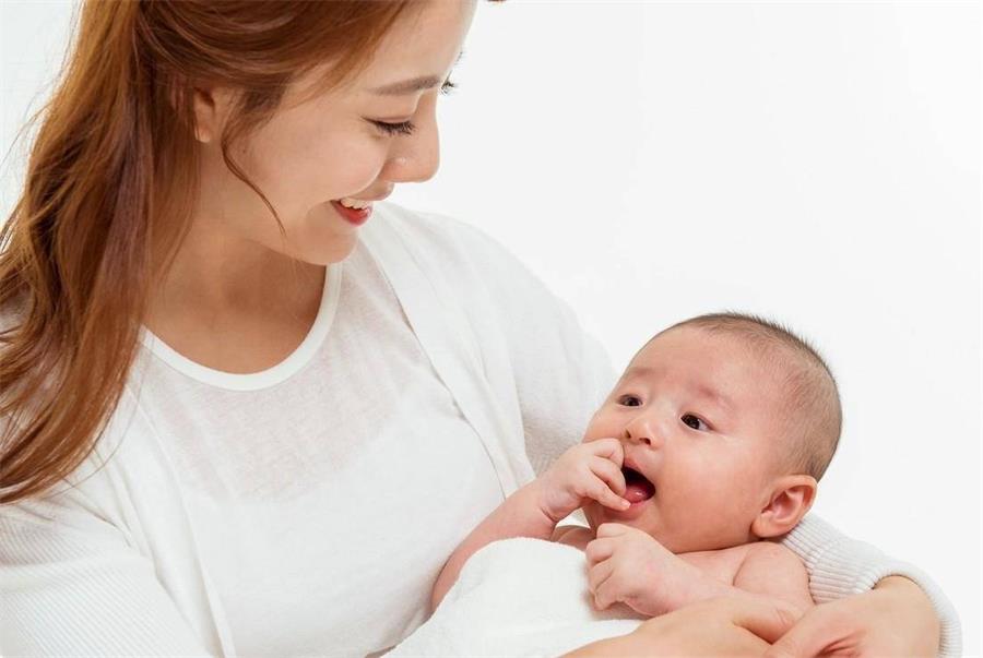 产后涨奶的十大忠告,产后第三天生理性涨奶处理方法