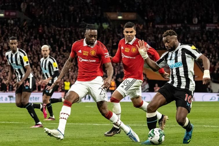 压着打!卡塞米罗缺阵曼联完败,纽卡复仇成功荣登第三,欧冠有戏