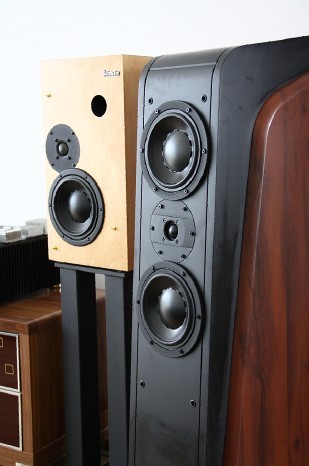 惠威D3.2HT家庭影院系统：纯正发烧级音响的巅峰之选