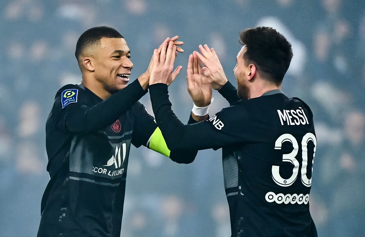 曼联双星逆袭!世界杯当替补,回归后秀实力,青训瑰宝比哈兰德火