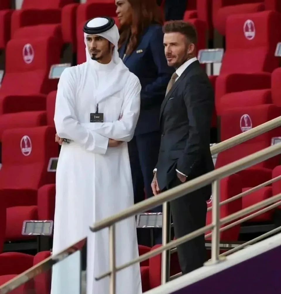 抖音卡塔尔小王子是真的王子吗,卡塔尔王子入驻抖音人们的评价