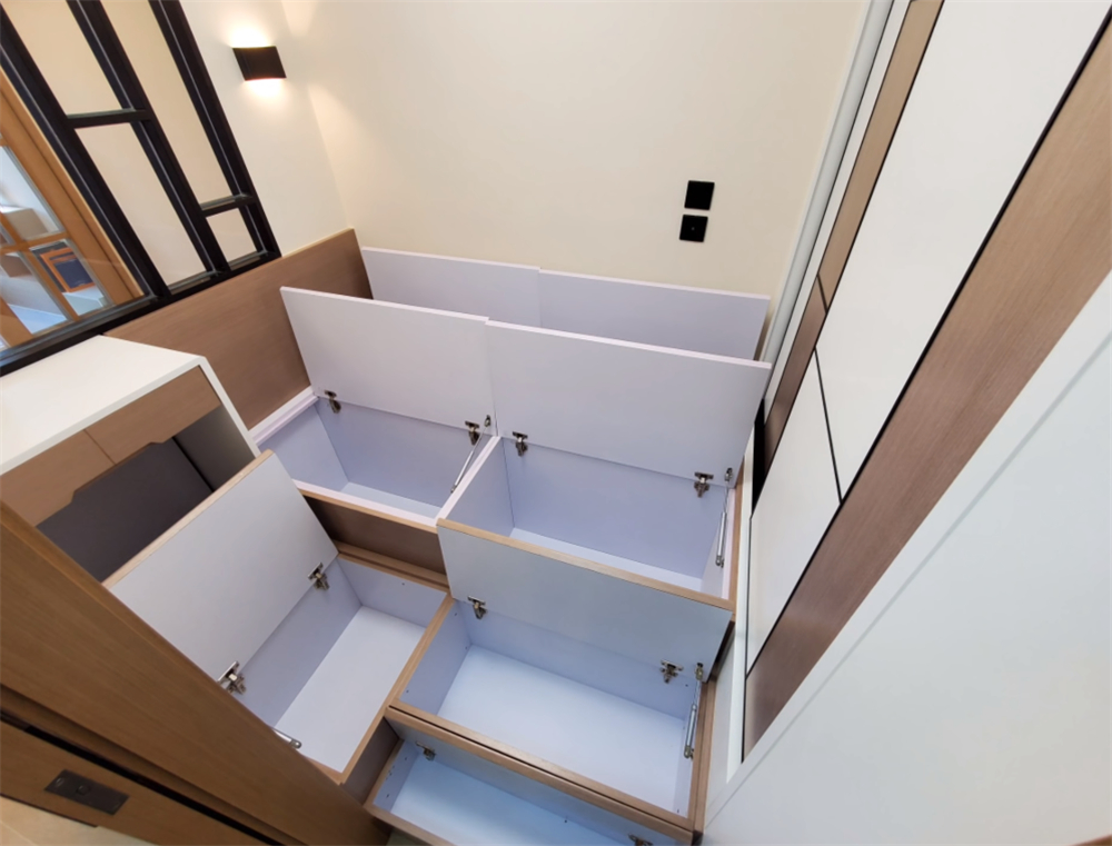 香港蜗居30平米一家三口穷开心,香港一家三口蜗居30平