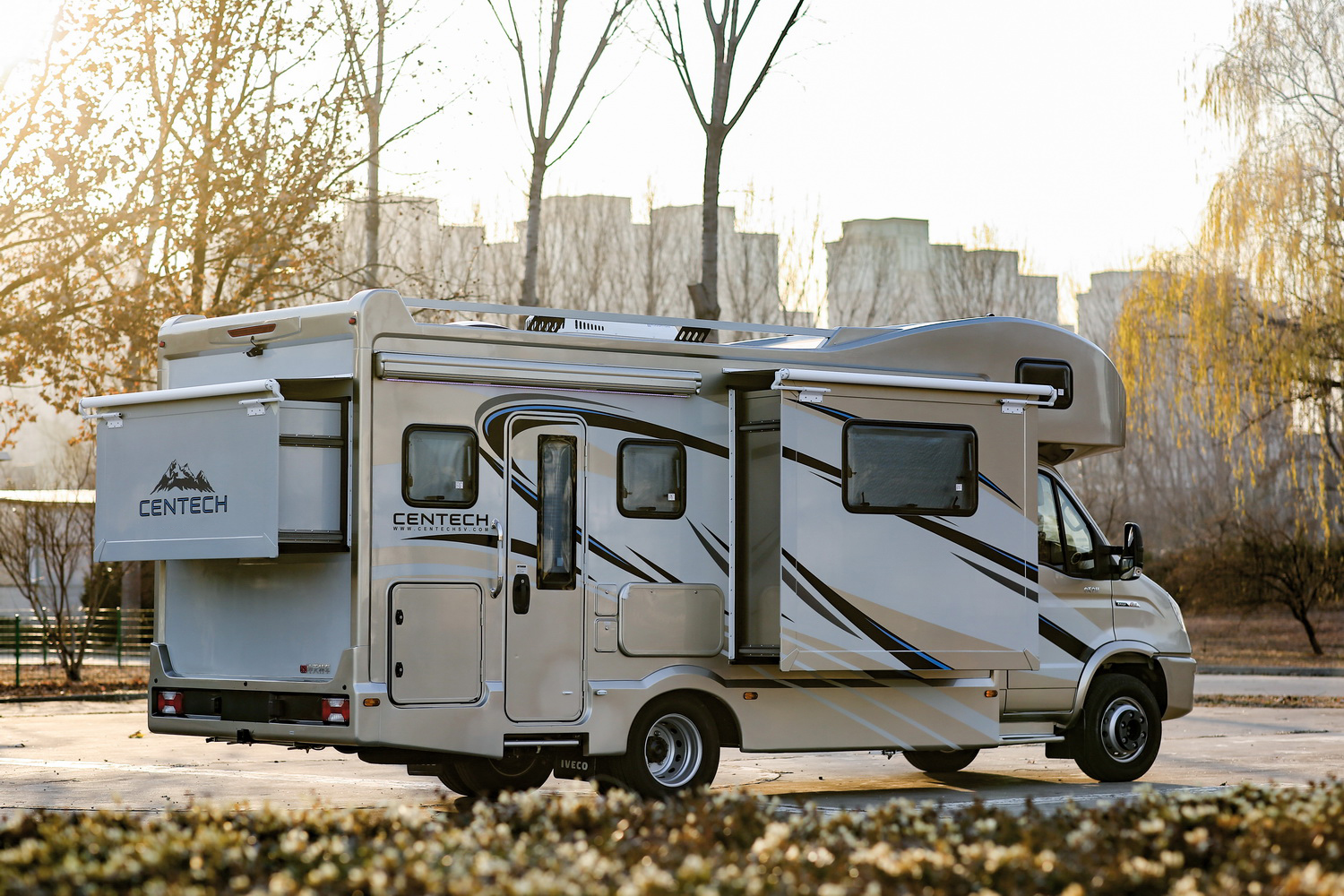 中天自行式c型驭风房车价格,中天领航者三拓展房车