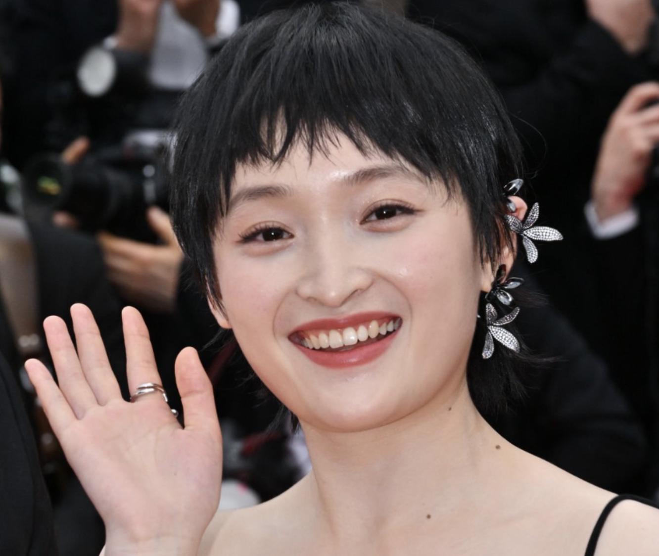 第35届金鸡奖朱一龙什么时候出现,朱一龙获金鸡奖完整视频