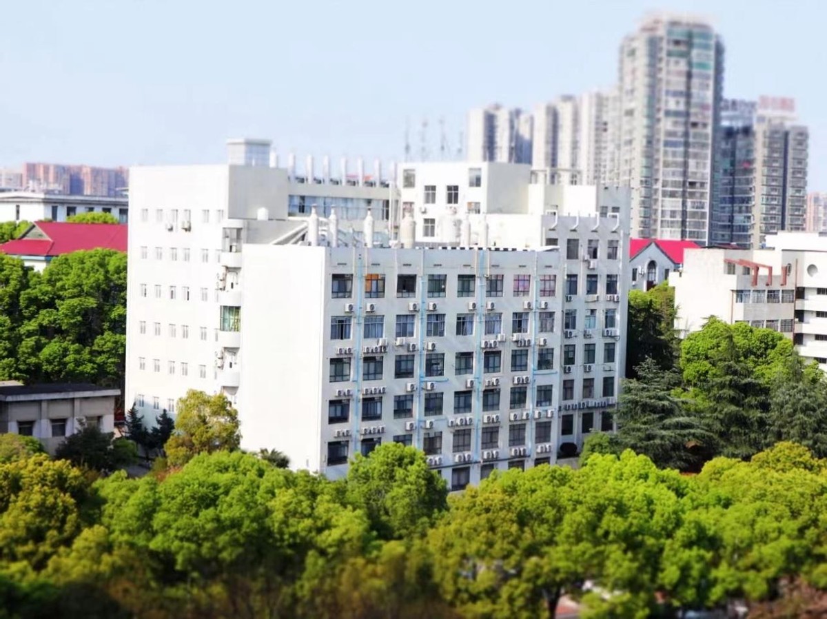 东华西华南华北华四所大学比较,东华南华西华北华哪个大学好