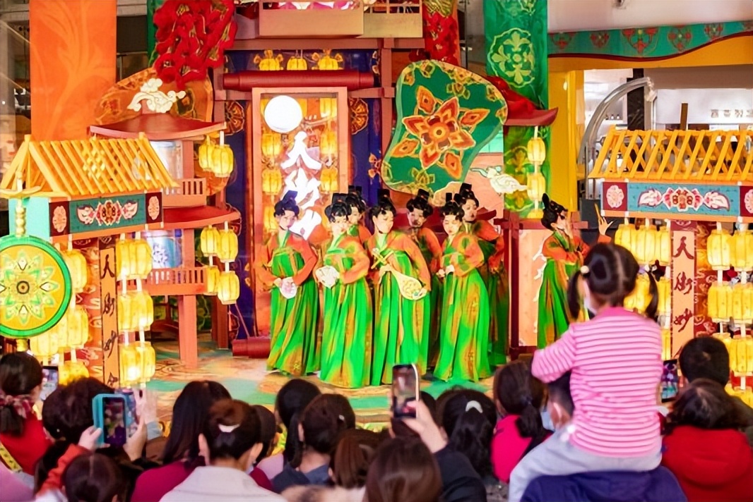 济南龙湖在售的哪个盘最好,前8月地产销售排名