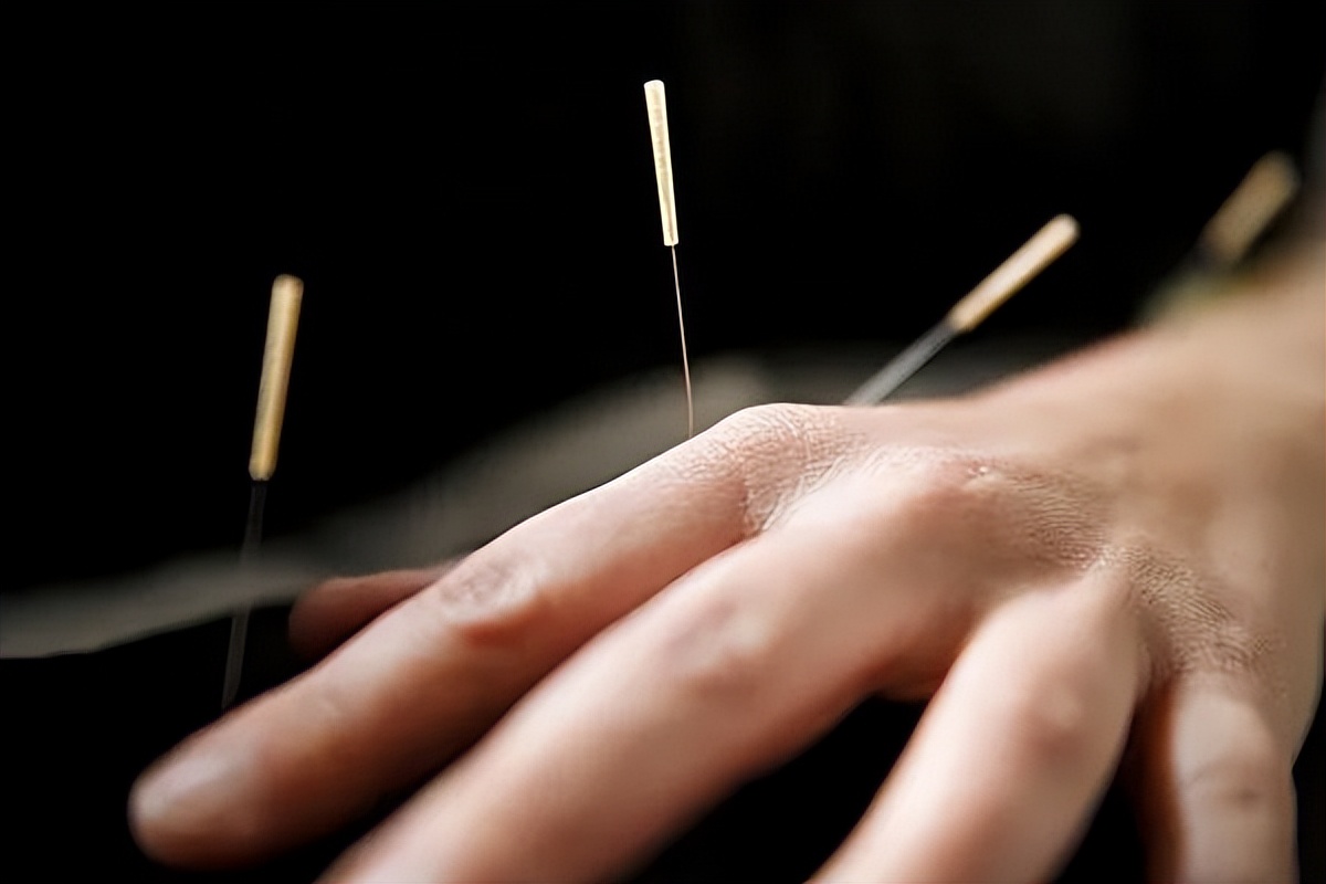 咽喉肿痛中医最佳治疗方法,咽喉肿痛最佳治疗方法放血