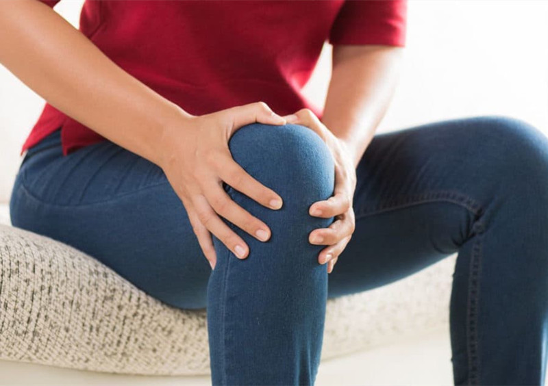 站着膝盖就疼躺着坐着不疼咋回事,坐着躺着膝盖胀怎么回事