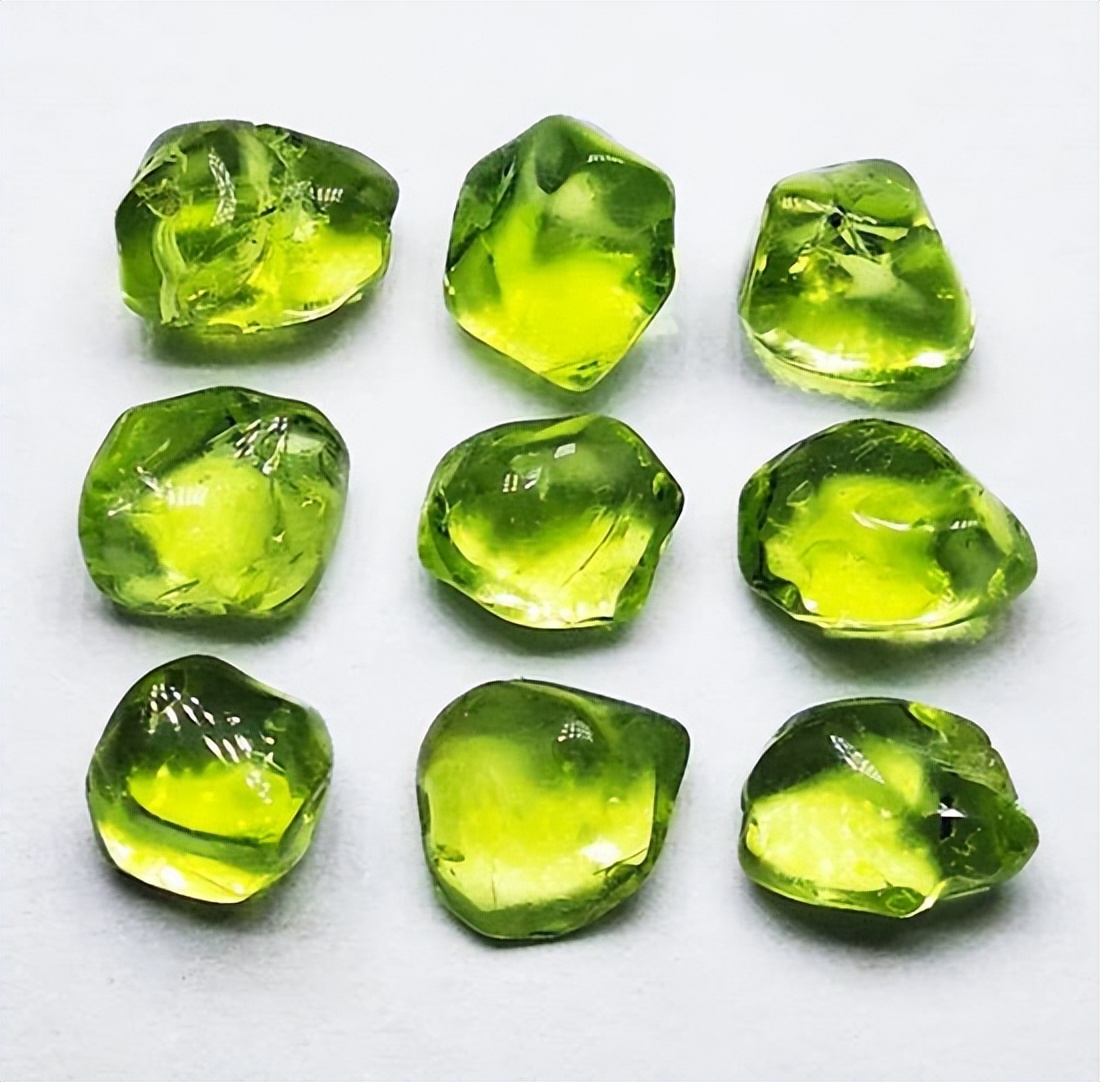 天津男子捡600多块蛟河橄榄石,市民捡到长江奇石卖了二十二万