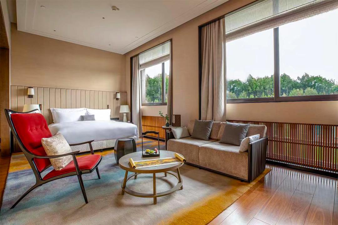 雁柏山庄的夜景,雁柏山庄远景