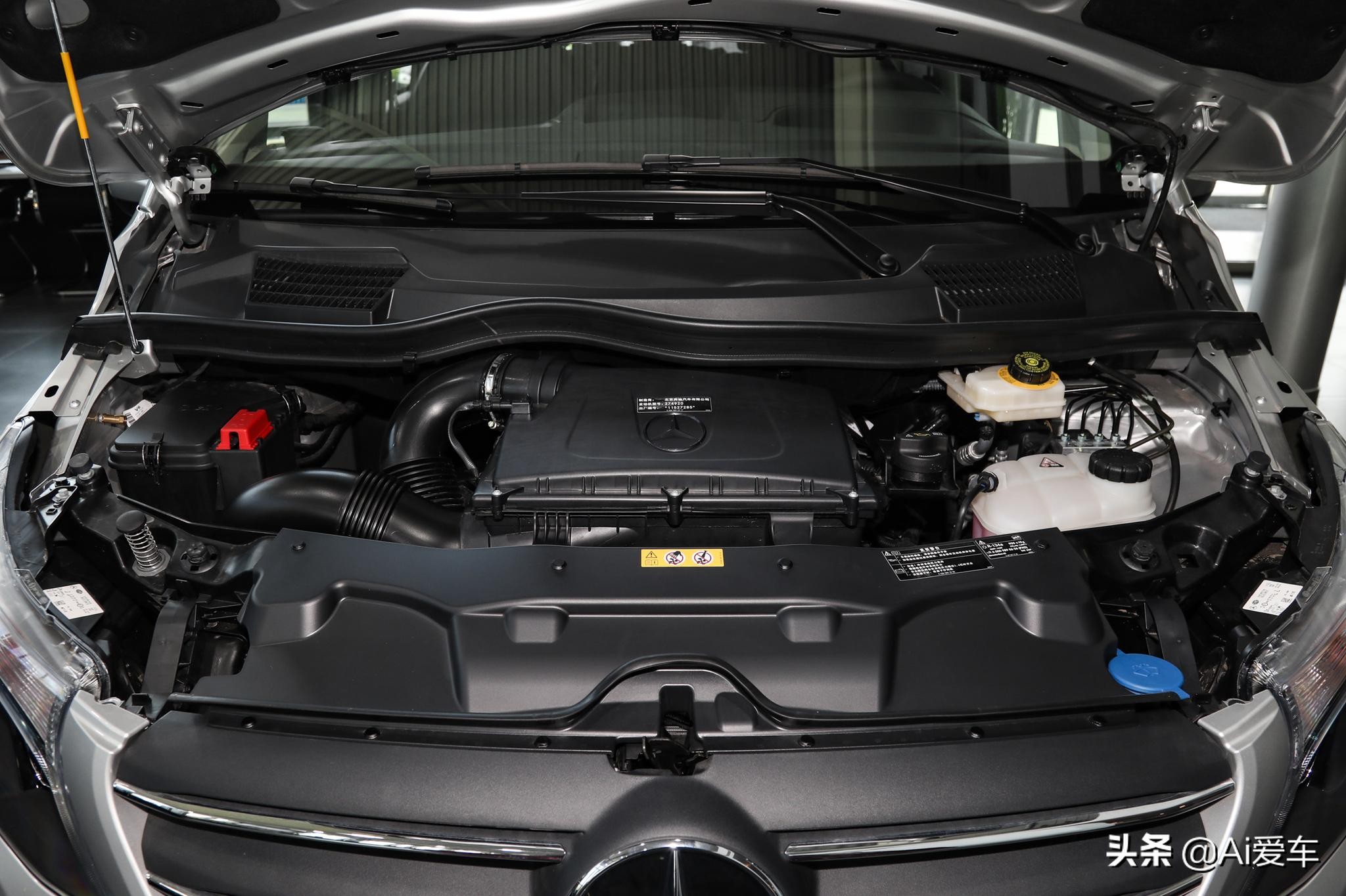 最便宜的奔驰自动挡二手车,2023款奔驰威霆7座原车内饰啥样的