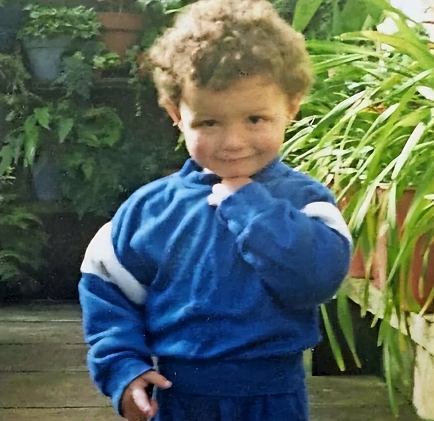 足坛球员童年照,足坛球星萌娃照