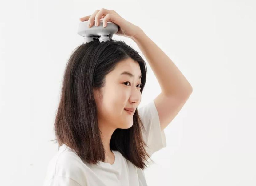 白发长在头中间预示什么病,孩子两鬓和后脑勺白发是什么原因