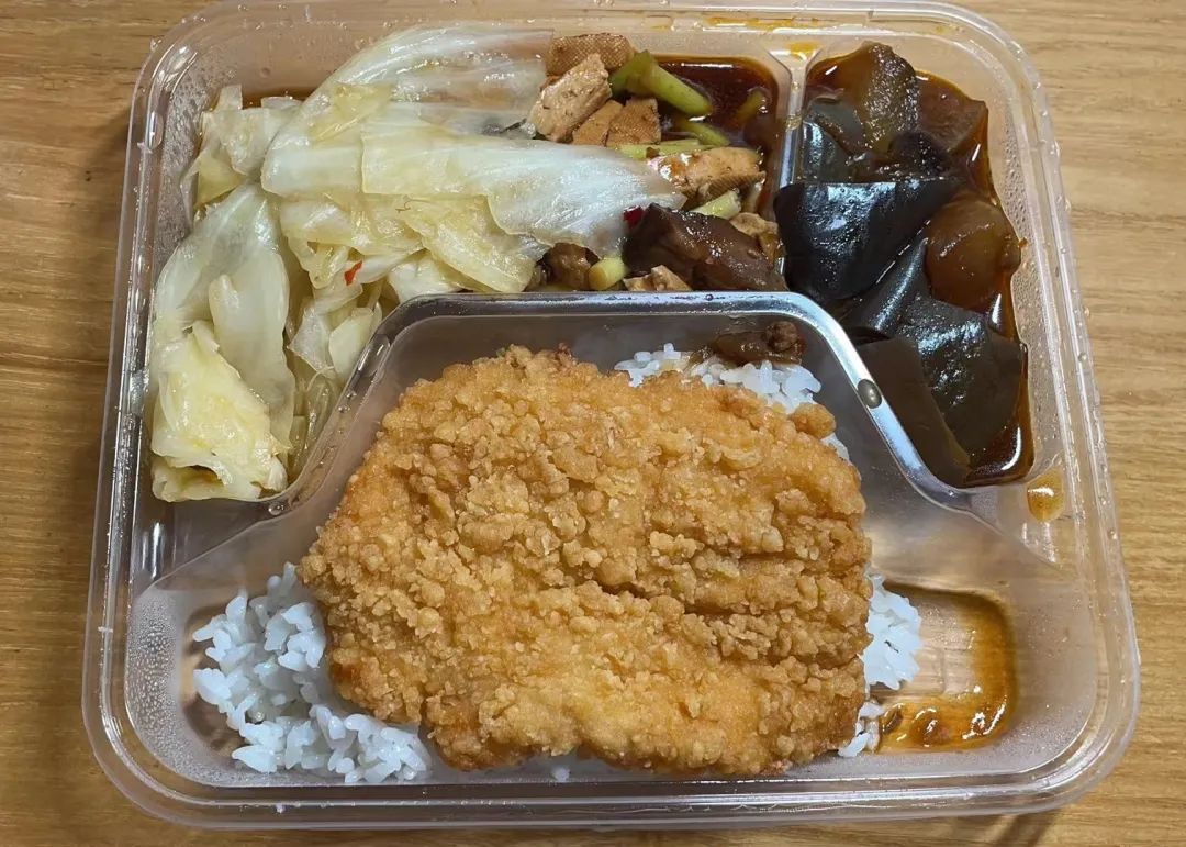 21岁大学生脱发严重,在校隔离的大学生