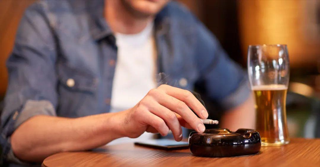 青少年身上有老人味是什么原因,年轻人身上有老人味是什么原因