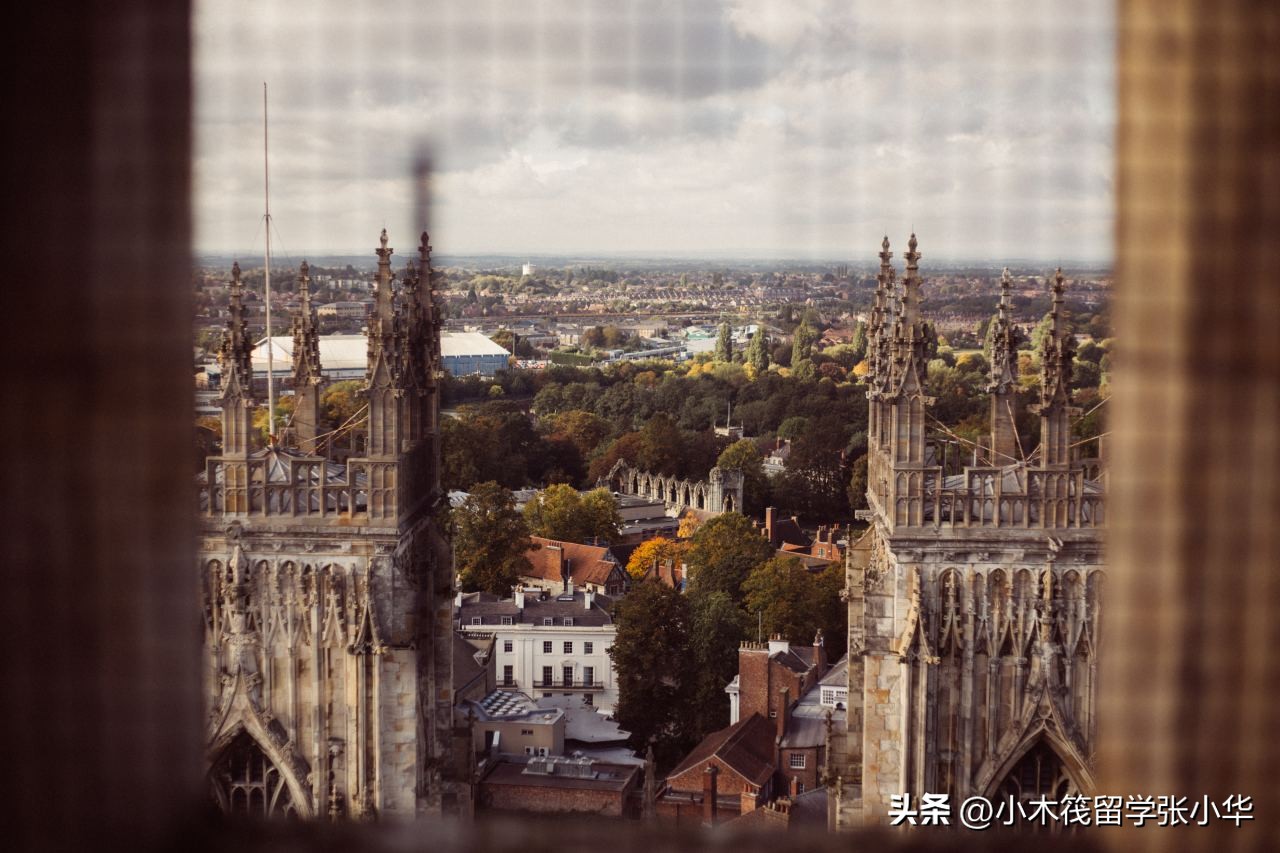 英国大学之约克大学，属于“平板玻璃大学”之一