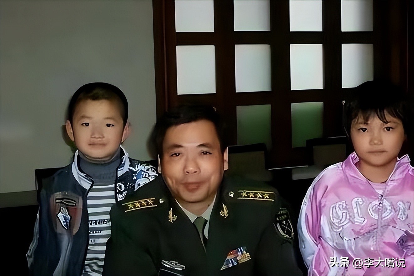 内蒙古六岁天才女孩特招入伍,内蒙6岁女孩入伍