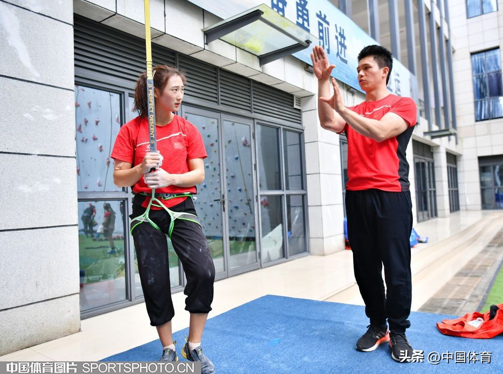 中国攀岩队钟齐鑫,攀岩世界冠军钟齐鑫简历