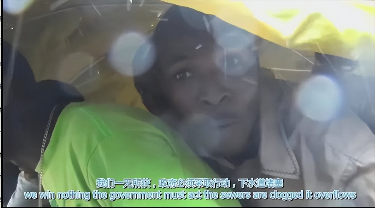 这个国家抄美国“作业”,如今穷到买拖鞋都得分期，雨天全国瘫痪