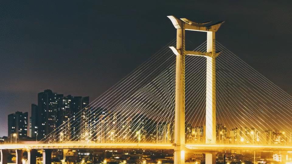 连续21年吊打厦门!这座疯狂“搞钱”的小城,藏着比三亚清净的海