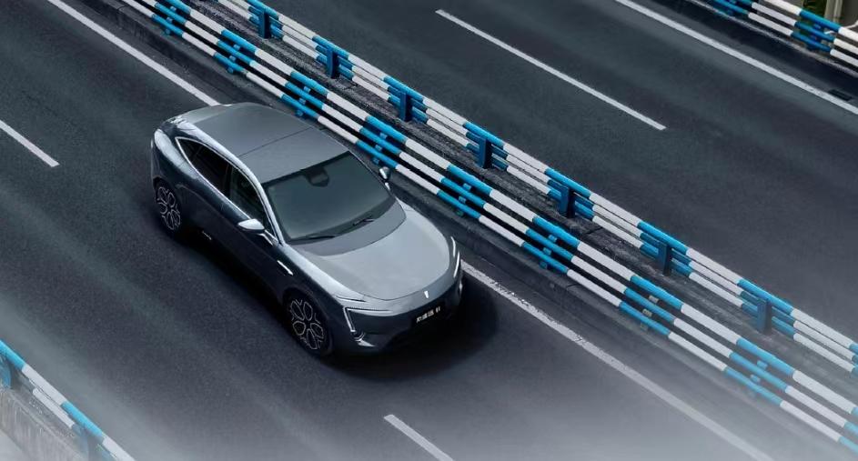 阿维塔11千里智驾版25万配置,13-16万之间的纯电suv