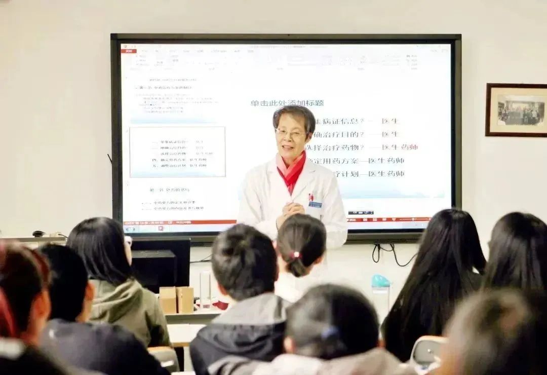 你的出现惊艳了时光温柔了岁月,一个惊艳了时光一个温柔了岁月