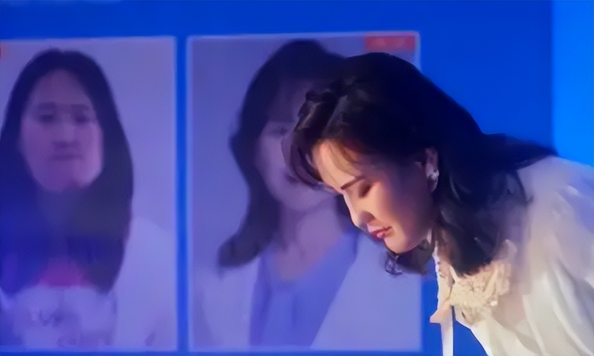 辽宁歪脸女孩，家境贫寒父母双亡，整容变美后拒百万薪只为当老师